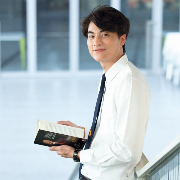 เมื่อสิ่งสำคัญกับสิ่งที่รักไปด้วยกันได้…รู้จักตัวตนของ “กลัฟ”