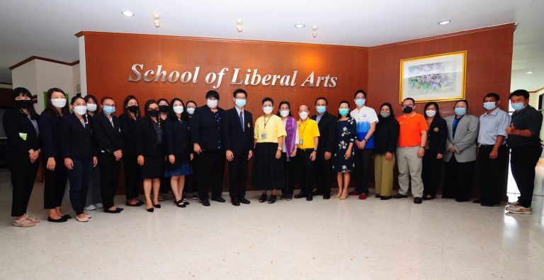 ประชุมสรุปผลการดำเนินงานด้านความร่วมมือทางวิชาการระหว่าง คณะศิลปศาสตร์  มจธ. กับ สำนักวิชาศิลปศาสตร์ มฟล. แลกเปลี่ยนเรียนรู้ประสบการณ์ การกำหนดเส้นทางความก้าวหน้าในอาชีพของบุคลากรสายสนับสนุน