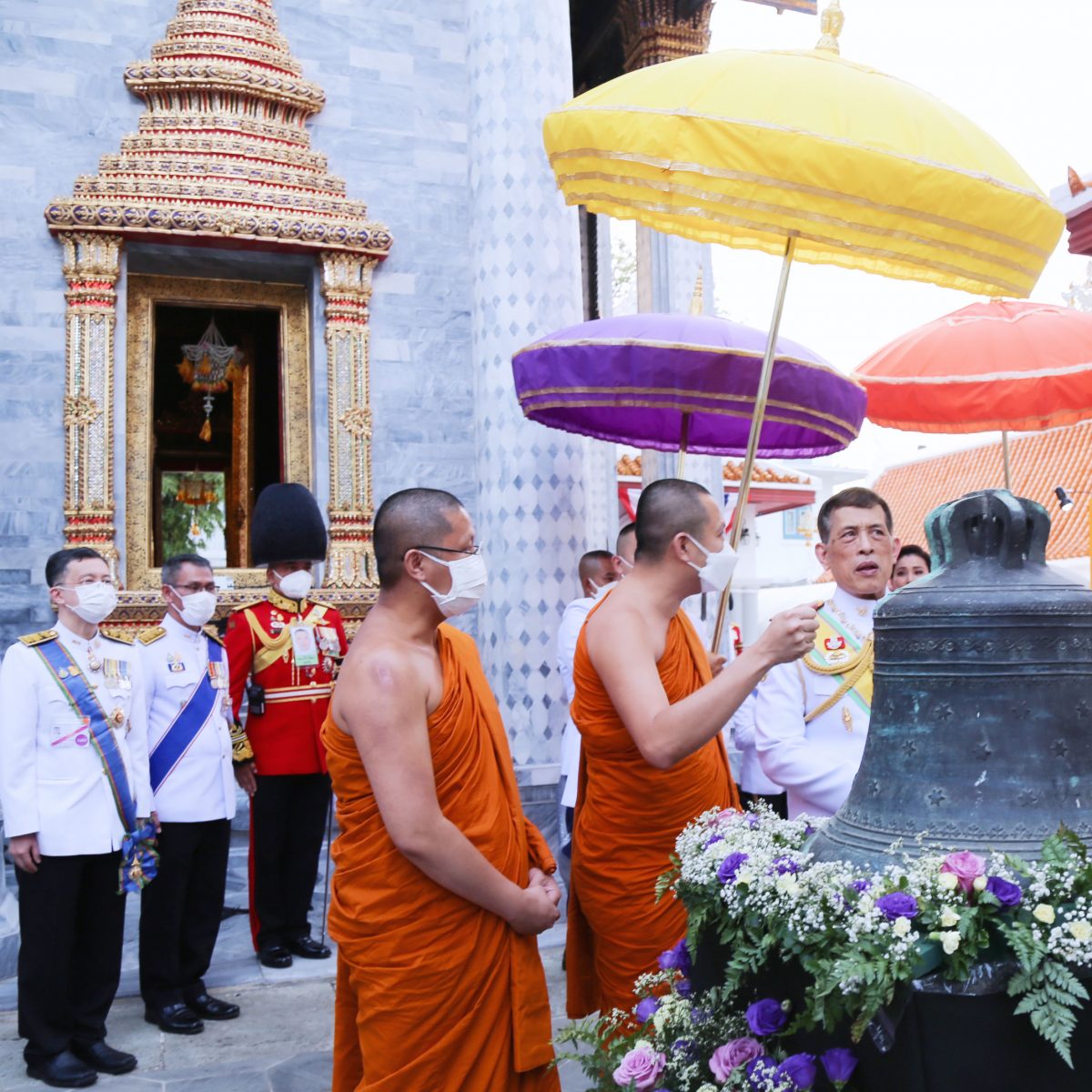 ในหลวง พระราชินี เสด็จฯ ทรงเปิดระบบตีระฆังฝรั่งสามใบเถา วัดราชประดิษฐฯ ที่ประดิษฐ์โดย มจธ.