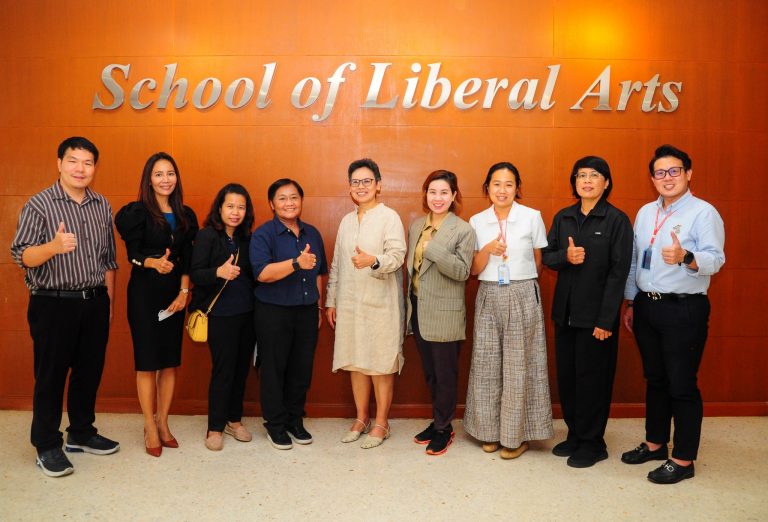 คณาจารย์และบุคลากรหลักสูตรสังคมศาสตร์สิ่งแวดล้อม คณะศิลปศาสตจร์ มจธ. ต้อนรับและหารือร่วมกับบริษัท เอแอลเอส แลบอราทอรี กรุ๊ป (ประเทศไทย) จำกัด ในเครือ ALS Laboratory Group