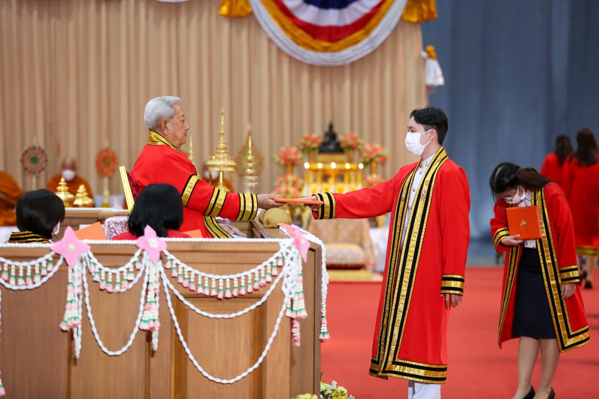 ขอแสดงความยินดีกับผู้สำเร็จการศึกษาจากมหาวิทยาลัยเทคโนโลยีพระจอมเกล้าธนบุรี ในโอกาสเข้ารับพระราชทานปริญญาบัตร ประจำปีการศึกษา 2563
