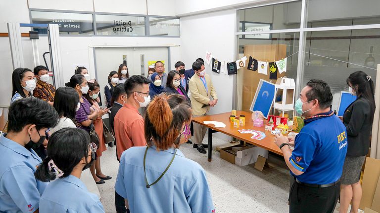 คณะครุศาสตร์อุตสาหกรรมฯ มจธ. จัดโครงการประชาสัมพันธ์หลักสูตรระดับปริญญาตรีและสร้างเครือข่ายครูแนะแนว โรงเรียนในเขตกรุงเทพมหานครและปริมณฑล ประจำปีการศึกษา 2566