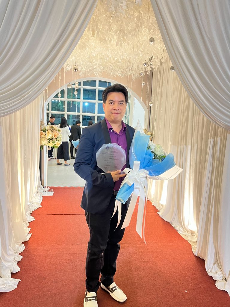 บุคลากรคณะวิทยาศาสตร์รับรางวัล “นักศึกษาเก่าดีเด่นคณะวิทยาศาสตร์ มหาวิทยาลัยเชียงใหม่” ประจำปี 2565
