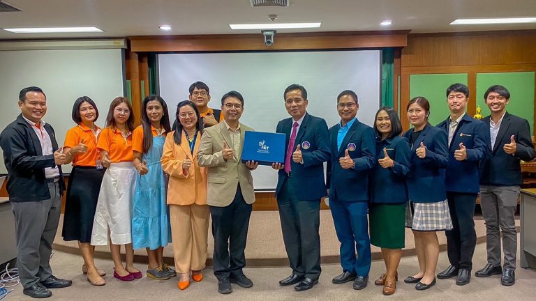 คณะครุศาสตร์อุตสาหกรรมฯ มจธ. ต้อนรับและร่วมหารือเพื่อปรึกษาเครือข่ายความร่วมมือทางวิชาการ การจัดหลักสูตร การวิจัยและพัฒนานวัตกรรมทางเทคโนโลยี การฝึกอบรมหุ่นยนต์เพื่อแข่งขัน กับโรงเรียนมัธยมวัดสิงห์