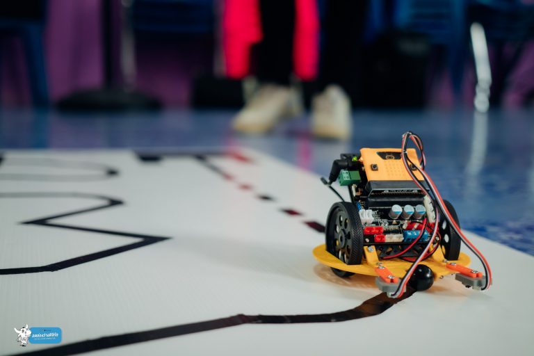 พัฒนาทักษะเด็กด้วย iBIT Robot Kit โครงการลดช่องว่างดิจิทัล SIT KMUTT