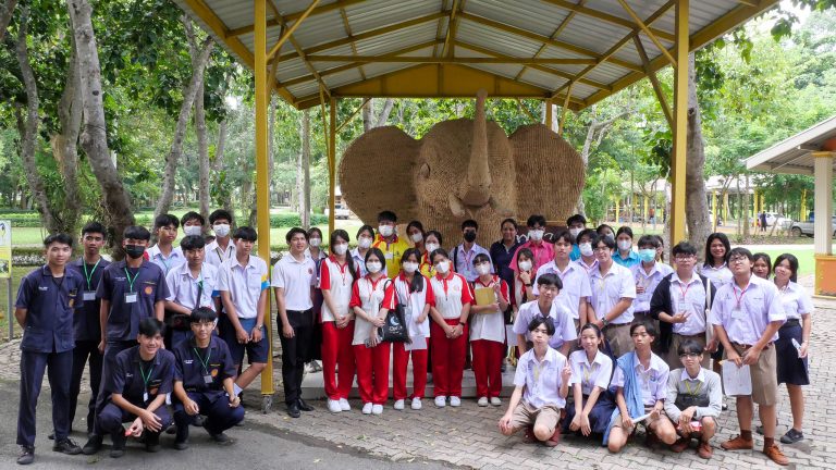 คณะครุศาสตร์อุตสาหกรรมฯ มจธ. เข้าร่วมจัดกิจกรรมเวิร์คช้อปเสริมความรู้ ติวเข้ม ให้กับน้องๆผู้เข้าแข่งขันประกวดนวัตกรรมสร้างสรรค์ BCG  ภายใต้หัวข้อ “ร่วมสมัย สร้างแรงบันดาลใจ สู่นวัตกรรมสร้างสรรค์ BCG”