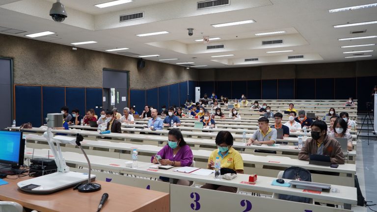 คณะวิทยาศาสตร์จัดกิจกรรมอบรมเชิงปฎิบัติการ “การทำรายงานการติดตามผลการดำเนินการจัดการศึกษาและการประเมินตนเองของหลักสูตร (KMUTT Curriculum Monitoring Report)”