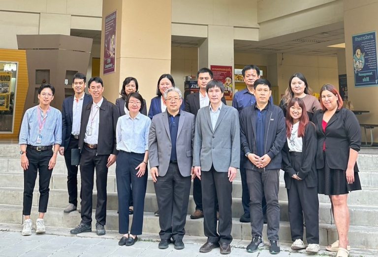คณะวิทยาศาสตร์ต้อนรับคณะผู้บริหารจากสถาบันวิจัยและพัฒนาอัญมณีและเครื่องประดับแห่งชาติ