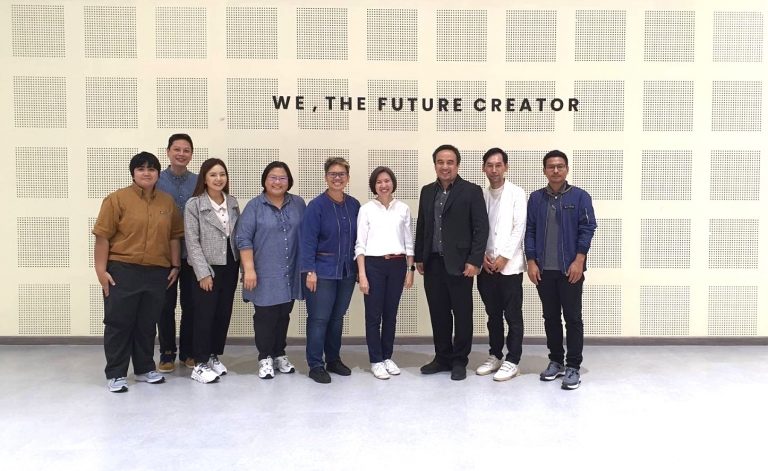 สำนักงานวิชาศึกษาทั่วไป คณะศิลปศาสตร์ มจธ. ได้จัดโครงการเสวนาการพัฒนาหลักสูตรให้เป็นไปตามแนวทางของ Outcome-Based Education (OBE) การศึกษาที่มุ่งเป้าหมายหรือผลลัพธ์ ครั้งที่ 1 และ 2 ให้แก่ คณาจารย์ คณะสถาปัตยกรรม ศิลปะและการออกแบบ  สถาบันเทคโนโลยีพระจอมเกล้าเจ้าคุณทหารลาดกระบัง