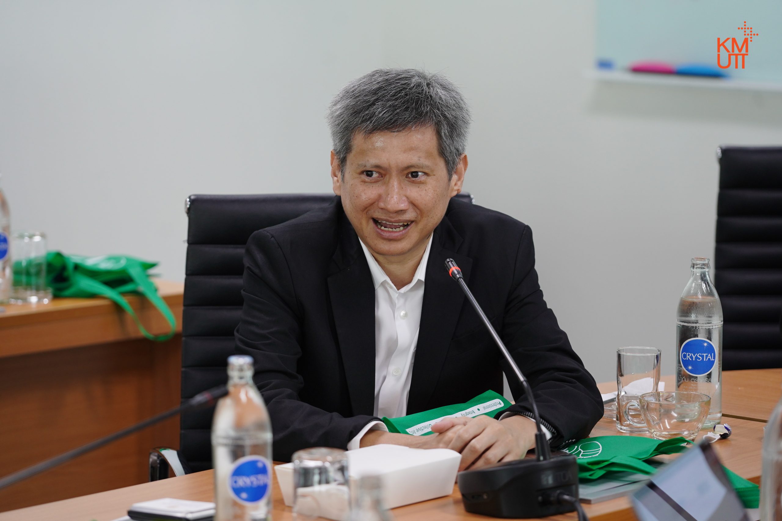 KMUTT welcomed executives from KMUTNB and KMITL to visit and exchange ...