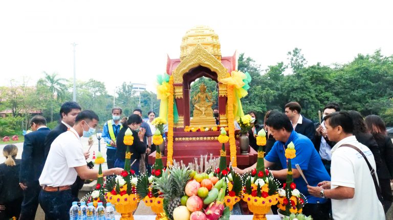 มจธ.ราชบุรี ประกอบพิธีสักการะพระสยมภูวราช และทำบุญเลี้ยงพระ ประจำปี 2566