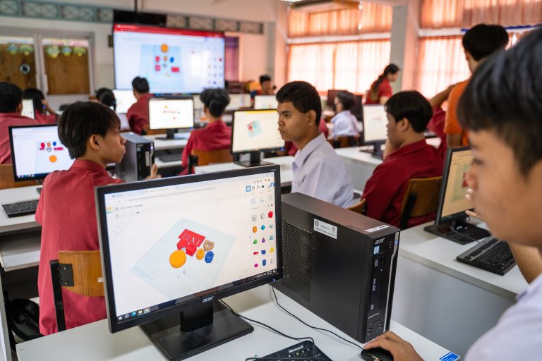 FIBO-Information Technology Foundation under the Royal Initiative Her Royal Highness Princess Maha Chakri Sirindhorn-NSTDA. Organize training activities for students with hearing impairments Suansuksa Thungmahamek School