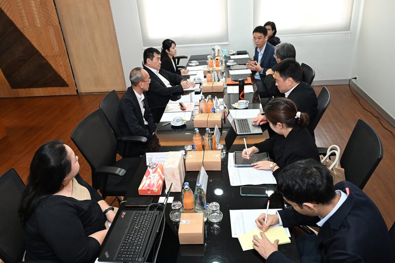 The courtesy visit of the Executive Vice President and delegates from Chiba University, Japan