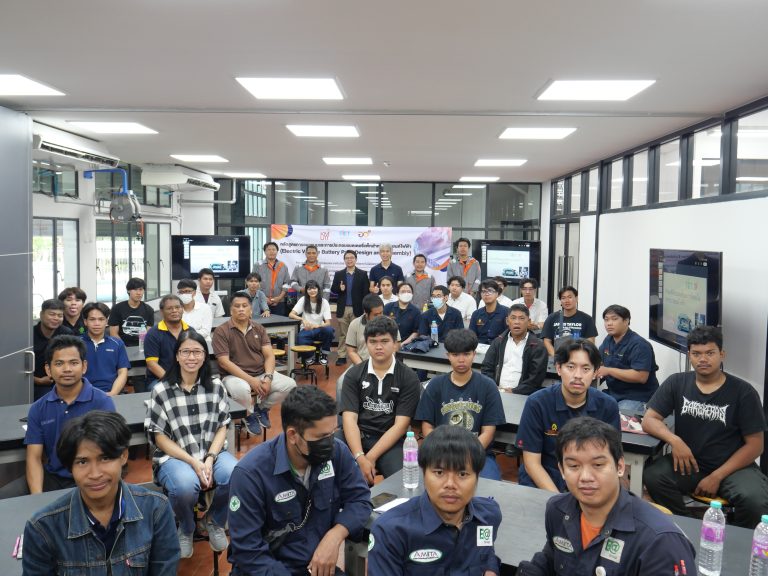 สาขาวิชาครุศาสตร์เครื่องกล คณะครุศาสตร์อุตสาหกรรมฯ มจธ. จัดพิธีเปิดอบรมในโครงการพัฒนาทักษะกำลังคนของประเทศ (Re-skill/Up-Skill/New-Skill) ในหลักสูตรการออกแบบการประกอบแบตเตอรี่แพ็คสำหรับยานยนต์ไฟฟ้า (Electric vehicle Battery Pack Design and Assembly)
