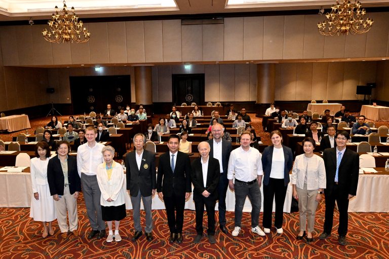 JGSEE, KMUTT, and IBG-2, Forschungszentrum Jülich, Germany hosted a workshop on “Agri-Photovoltaic Technology: Status and Business Opportunities” to support the sustainable agriculture and achieve KMUTT’s net-zero carbon emissions goals by 2040.