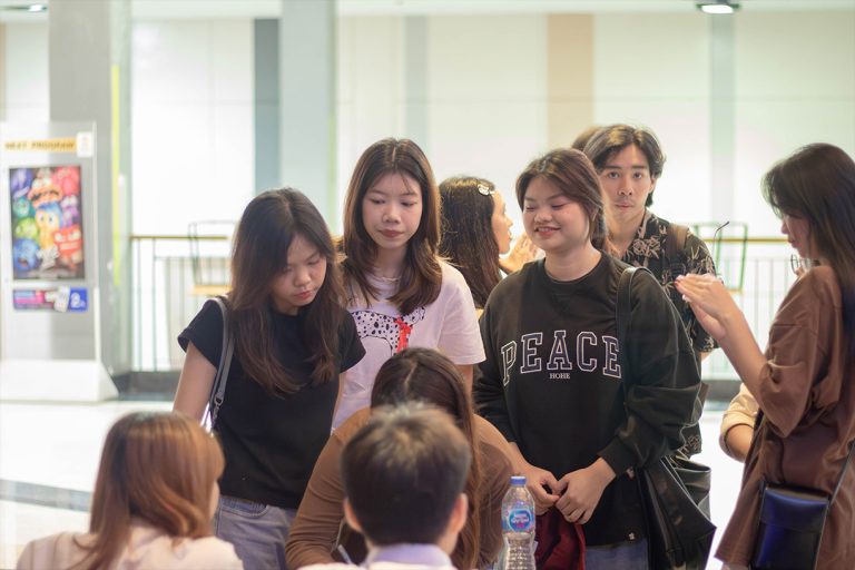 สาขาวิชาเทคโนโลยีและสื่อสารการศึกษา คณะครุศาสตร์อุตสาหกรรมฯ มจธ.จัดกิจกรรมการฉายภาพยนตร์สั้นผลงานของนักศึกษาชั้นปีที่ 2 ภายใต้หัวข้อ “หนทางสู่ความสำเร็จ นักเทคโนโลยีการศึกษาและสื่อสารมวลชน”