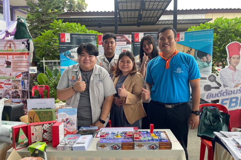 คณะครุศาสตร์อุตสาหกรรมฯ มจธ.ออกแนะแนวการศึกษาต่อระดับปริญญาตรี (ROAD SHOW) ในกิจกรรมวันอาชีพ “Career Day” ณ โรงเรียนชัยนาทพิทยาคม