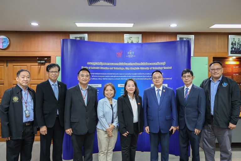 คณะครุศาสตร์อุตสาหกรรมฯ มจธ. ร่วมพิธีลงนามบันทึกข้อตกลงความร่วมมือทางวิชาการ เรื่อง ความร่วมมือในการพัฒนาองค์ความรู้ นวัตกรรม และศักยภาพด้านทักษะเท่าทันสื่อสารสนเทศ และดิจิทัล กับ กองทุนพัฒนาสื่อปลอดภัยและสร้างสรรค์, สมาคมเทคโนโลยีและสื่อสารการศึกษา, มูลนิธิส่งเสริมสื่อเด็กและเยาวชน (สสย.), กองทุนสนับสนุนการสร้างเสริมสุขภาพ (สสส.)