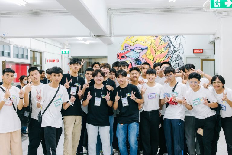 สาขาวิชาคอมพิวเตอร์และเทคโนโลยีสารสนเทศ (CMM) มหาวิทยาลัยเทคโนโลยีพระจอมเกล้าธนบุรี ได้จัดโครงการเตรียมความพร้อมสำหรับการศึกษาในหลักสูตรวิทยาการคอมพิวเตอร์ประยุกต์ – มัลติมีเดีย “Multimedia Camp ครั้งที่ 21”