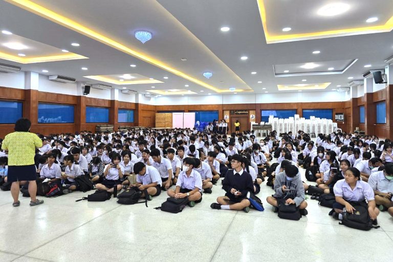 คณะวิทยาศาสตร์ มจธ. แนะแนวการศึกษาให้กับนักเรียนโรงเรียนสมุทรสาครวิทยาลัย