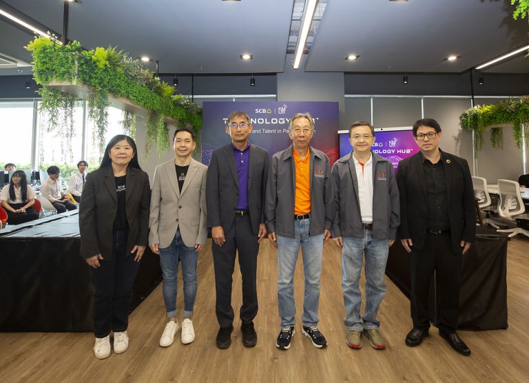 มหาวิทยาลัยเทคโนโลยีพระจอมเกล้าธนบุรี (มจธ.) ผนึกกำลัง ธนาคารไทยพาณิชย์เปิด“SCB Technology Hub” พื้นที่เรียนรู้และพัฒนาศักยภาพทางด้านเทคโนโลยี เพื่อเสริมสร้างทักษะในสายงานดิจิทัล ด้วยการเรียนรู้จากประสบการณ์ทำงานจริง