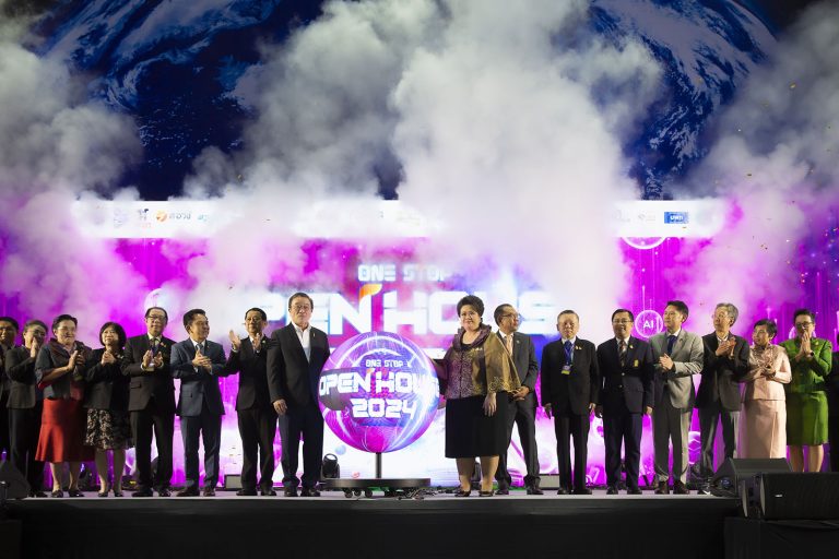 เริ่มแล้ว! กิจกรรม “One Stop Open House 2024” มจธ. ยกทัพหลักสูตร และกิจกรรมสร้างแรงบันดาลใจมากมาย จากคณะภาควิชาและหน่วยงานด้านการศึกษา กว่า 13 หน่วยงาน พร้อมให้คำแนะนำแนวทางการศึกษาต่อไปสู่อาชีพที่ใฝ่ฝัน ตั้งแต่วันนี้จนถึง 1 ธันวาคม 2567 ณ ศูนย์การประชุมแห่งชาติสิริกิติ์