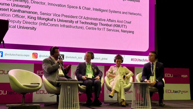 ผศ. ดร.ประเสริฐ คันธมานนท์ รองอธิการบดีอาวุโสฝ่ายบริหาร ได้ร่วมเป็น speaker ในงานประชุมวิชาการนานาชาติ EDUtech_Asia 2024 ณ ประเทศสิงคโปร์ ในหัวข้อ Developing GenAI readiness to future-proof your organization