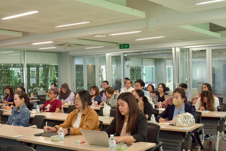 คณะวิทยาศาสตร์จัดบรรยายพิเศษหัวข้อ “การพัฒนางานประจำสู่นวัตกรรมการให้บริการอย่างเป็นระบบ ภายใต้บทบาทของสายสนับสนุน”