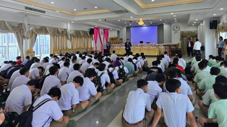 คณะวิทยาศาสตร์ มจธ. แนะแนวการศึกษาให้กับนักเรียนโรงเรียนวัดสุทธิวราราม 