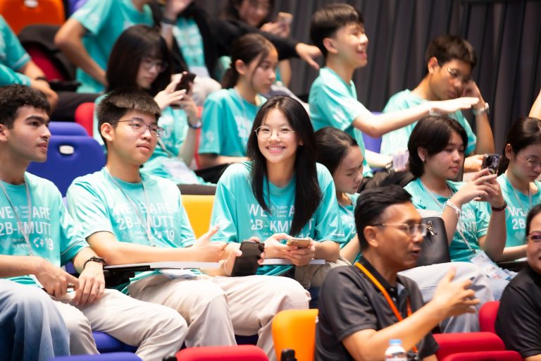 พิธีปิดโครงการ 2B–KMUTT รุ่นที่ 19 “Future Leader Camp” สร้างโอกาสลงมือปฏิบัติจริง ฝึกกระบวนการคิดวิเคราะห์ สร้างสรรค์ไอเดียใหม่ ๆ และพัฒนาทักษะเชิงวิชาการควบคู่ไปกับทักษะการทำงานเป็นทีม