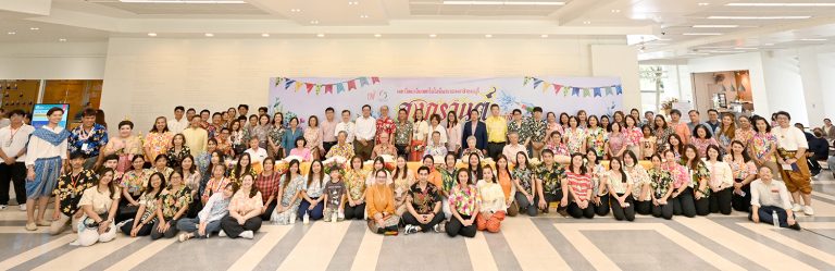 สงกรานต์ มหาวิทยาลัยเทคโนโลยีพระจอมเกล้าธนบุรี รดน้ำขอพรผู้อาวุโส