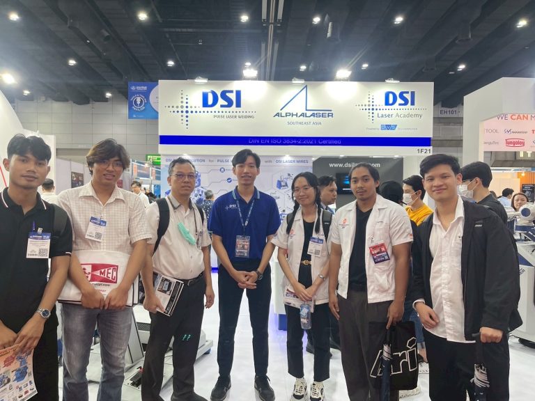 นักศึกษาภาควิชาฟิสิกส์ คณะวิทยาศาสตร์ มจธ. เยี่ยมชมงาน Manufacturing Expo 2025 เปิดโลกเทคโนโลยีการผลิตยุคใหม่