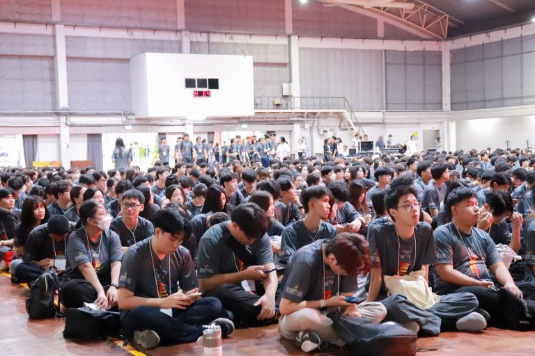 “แรกพบมดน้อย” ต้อนรับนักศึกษาใหม่ ปีการศึกษา 2568 เชื่อมสัมพันธ์พี่น้องชาว มจธ. – ปลูกฝังหลักเกียรติยศสำหรับนักศึกษา มจธ.