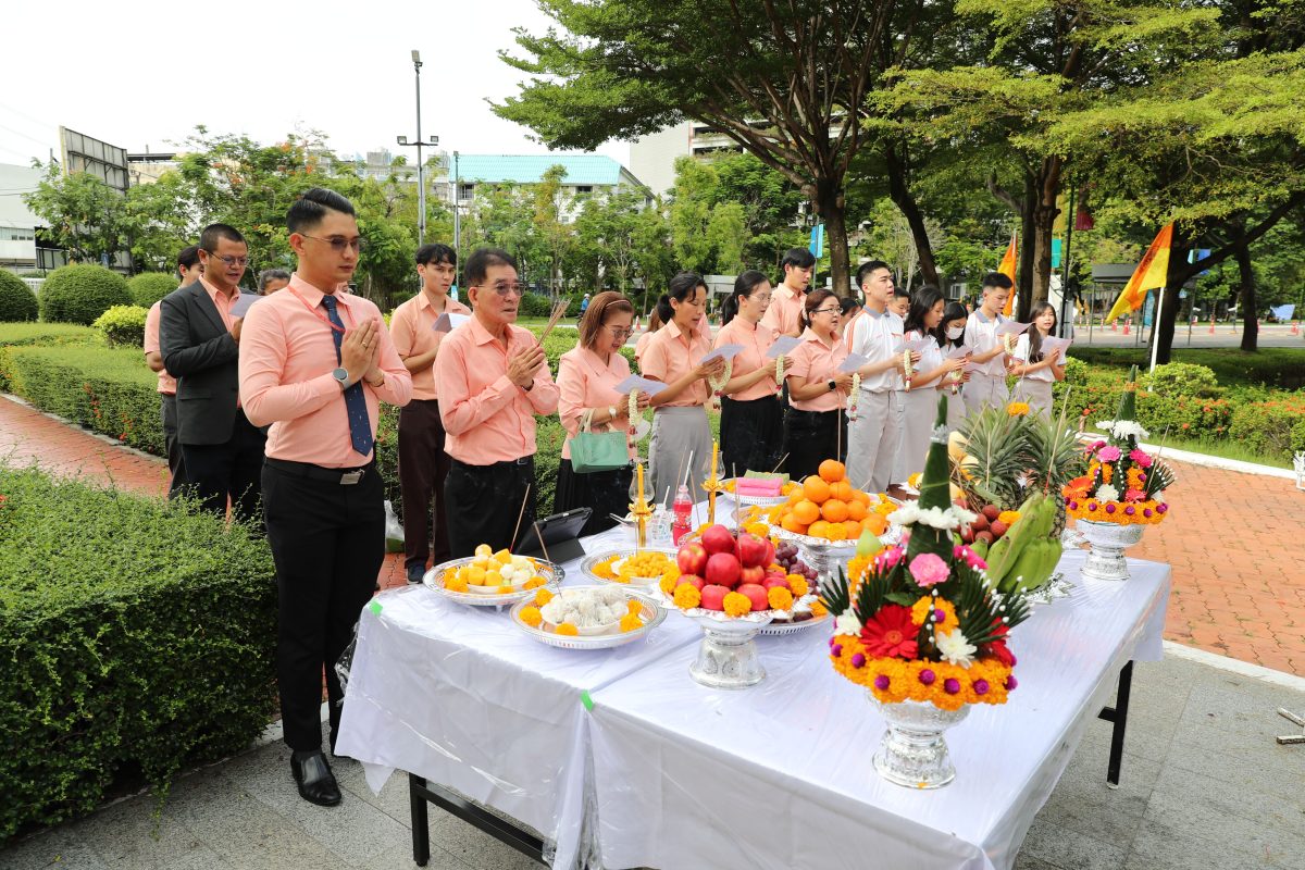 ดรุณสิกขาลัย โรงเรียนนวัตกรรมแห่งการเรียนรู้ จัดกิจกรรมทำบุญเนื่องในวันคล้ายวันก่อนตั้งโรงเรียน