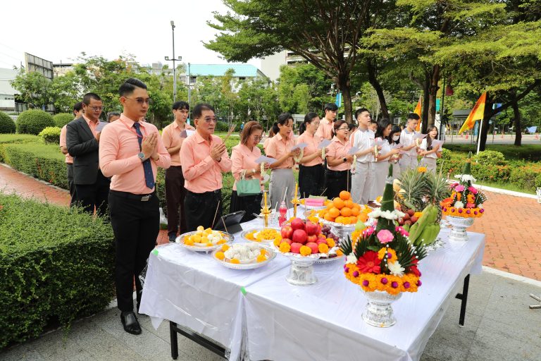 ดรุณสิกขาลัย โรงเรียนนวัตกรรมแห่งการเรียนรู้ จัดกิจกรรมทำบุญเนื่องในวันคล้ายวันก่อนตั้งโรงเรียน