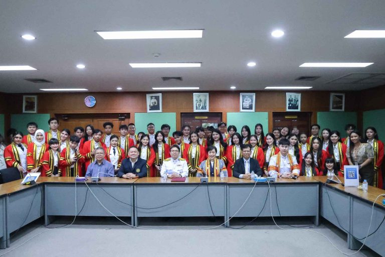 คณะครุศาสตร์อุตสาหกรรมฯ มจธ. จัดโครงการพัฒนาให้ความรู้แก่ศิษย์เก่า ประจำปี 2568 ในหัวข้อเรื่อง “Entrepreneurial Skills” และแนวคิดในการดำเนินชีวิตอย่างผู้ประกอบการ 