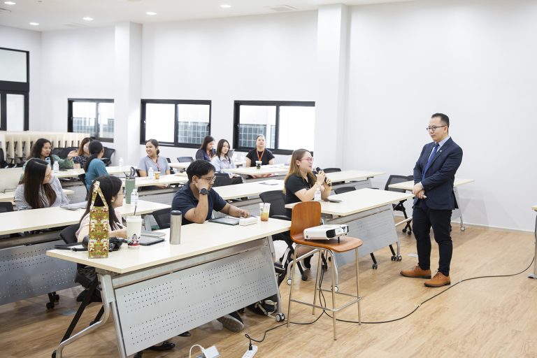 Quality Begins Here: สพบ. มจธ. จุดประกายแนวคิดคุณภาพให้บุคลากรใหม่