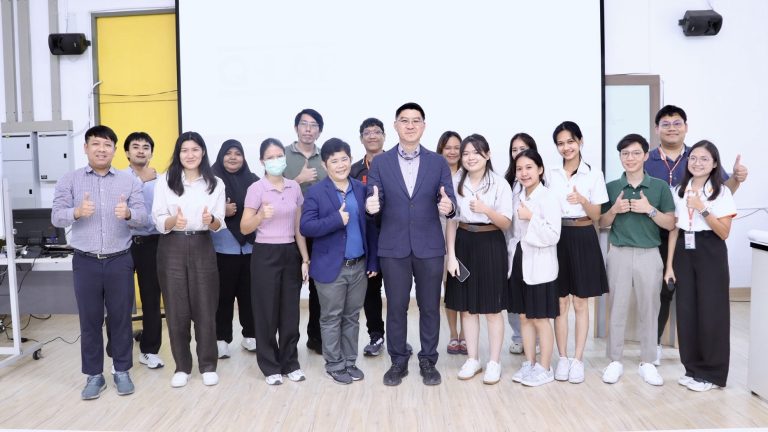 ภาควิชาฟิสิกส์ คณะวิทยาศาสตร์ มจธ. จัดอบรมเชิงปฏิบัติการ “มาตรฐานใหม่ของอุตสาหกรรมผสานการวัดสีและการทดสอบเร่งสภาวะ” 
