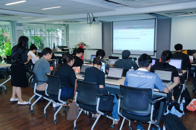 คณะวิทยาศาสตร์จัดอบรมเชิงปฏิบัติการการใช้งานโปรแกรมตรวจสอบการคัดลอกผลงานทางวิชาการ (Plagiarism) ประจำปีการศึกษา 2568 