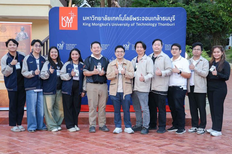 งานเครือข่ายศิษย์เก่า คณะครุศาสตร์อุตสาหกรรมและเทคโนโลยี มจธ. จัดโครงการแนะแนวประชาสัมพันธ์หลักสูตรคณะ (Road Show 2025) ถ่ายทอดเกร็ดความรู้ สร้างความร่วมมือของเครือข่ายศิษย์เก่าตามภูมิภาค ครั้งที่ 1/2569 : (ภูมิภาคตะวันตก) และเข้าร่วมงานมดตะวันตกสัมพันธ์ ครั้งที่ 1 ภายใต้งานเครือข่ายศิษย์เก่า FIET Family / Alumni 