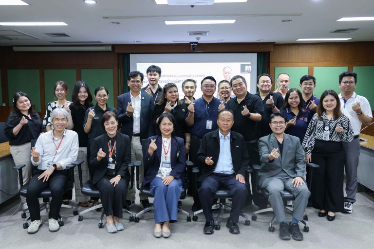 คณะครุศาสตร์อุตสาหกรรมและเทคโนโลยี มจธ. จัดโครงการ “เตรียมความพร้อมบุคลากรสายวิชาการ เพื่อก้าวสู่การขอกำหนดตำแหน่งทางวิชาการ” และร่วมแสดงความยินดีกับ ศ.ดร.ณรงค์ มั่งคั่ง รองคณบดีฝ่ายวิจัยและพัฒนา ที่ได้รับการโปรดเกล้าแต่งตั้งให้ดำรงตำแหน่ง “ศาสตราจารย์” 