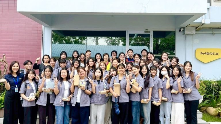 ภาควิชาเคมี คณะวิทยาศาสตร์ มจธ. จับมือ บริษัท เมอร์ค (MERCK) ประเทศไทย จำกัด จัดโครงการศึกษาดูงานด้านการจัดการสารเคมี เจาะลึกมาตรฐานความปลอดภัยในภาคอุตสาหกรรม 