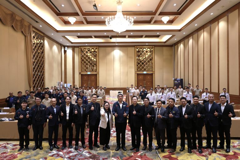 มหาวิทยาลัยเทคโนโลยีพระจอมเกล้าธนบุรี (มจธ.) โดยคณะครุศาสตร์อุตสาหกรรมและเทคโนโลยี ร่วมกับ สถาบันฝึกอบรมระบบราง การรถไฟแห่งประเทศไทย (รฟท.) จัดสัมมนาเผยแพร่ผลการดำเนินโครงการพัฒนาและยกระดับการฝึกอบรมบุคลากรในสาขาวิชาชีพระบบขนส่งทางรางให้มีสมรรถนะสอดคล้องกับมาตรฐานอาชีพและคุณวุฒิวิชาชีพ ระยะที่ 3 ภายใต้หัวข้อ “Rail Traffic Controllers… The Guardians of Every Railway Journey” เมื่อวันที่ 12 พฤษภาคม 2569 ณ ห้องปรินซ์ บอลรูม 3 ชั้น 11 อาคาร 1 โรงแรมปรินซ์พาเลซ มหานาค กรุงเทพมหานคร  