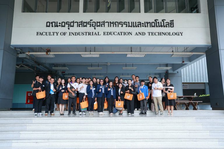 คณะครุศาสตร์อุตสาหกรรมฯ มจธ. ต้อนรับคณะครูในกิจกรรมแลกเปลี่ยนเรียนรู้ระหว่างสถานศึกษาของกลุ่มโรงเรียนเครือข่ายความร่วมมือ (KMUTT – School consortium)