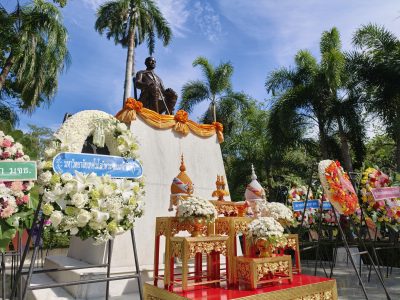 มหาวิทยาลัยเทคโนโลยีพระจอมเกล้าธนบุรี จัดพิธีบำเพ็ญกุศลและวางพวงมาลาถวายราชสักการะ เนื่องในวันคล้ายวันสวรรคต รัชกาลที่ 4