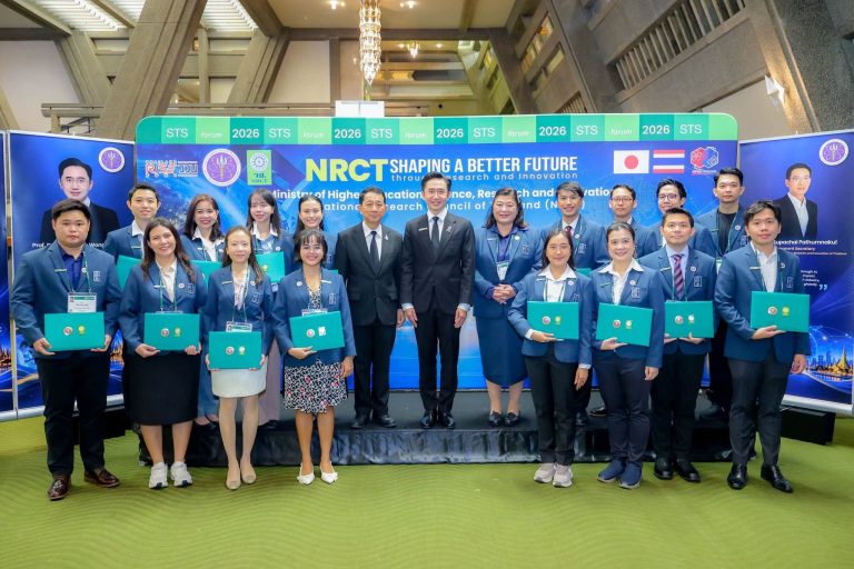 3 อาจารย์ มจธ. เข้าร่วมรับเกียรติบัตรเชิดชูเกียรติจาก รมว.อว. ในเวทีประชุมวิจัยระดับโลก STS forum 2026